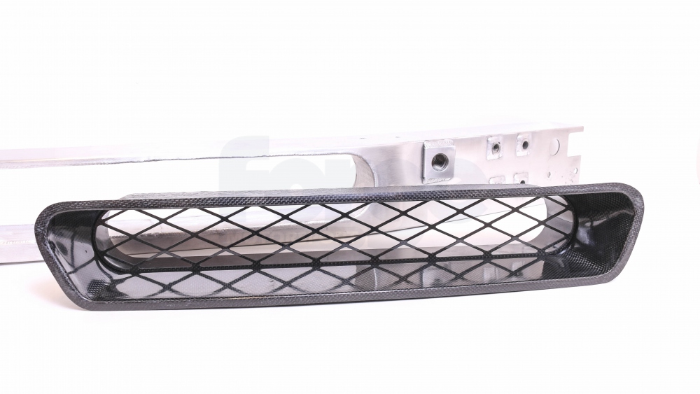 Additional Carbon Fibre Air Scoop and Modified Crash Bar for Nissan GTR35 - Image 3