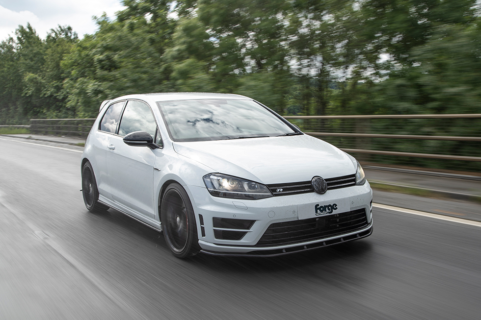 Race Intercooler for the EA888 2.0 TSI Engine - Image 9